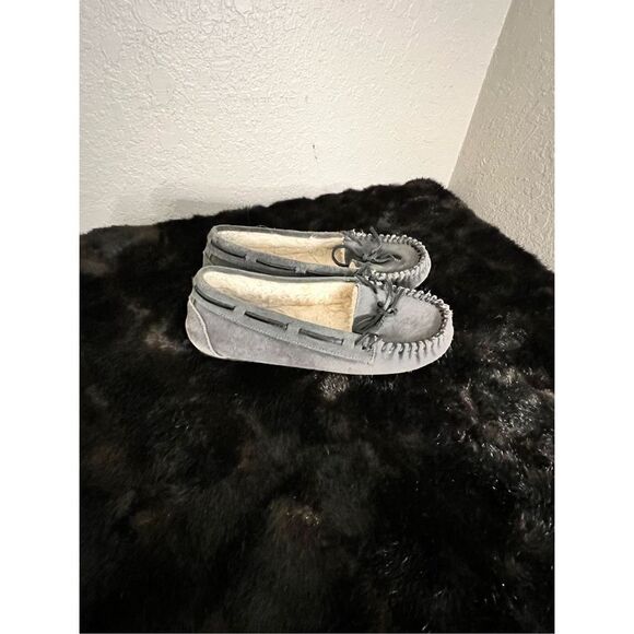 Minnetonka Women's Britt Trapper Slipper shoes 7 - Picture 2 of 5